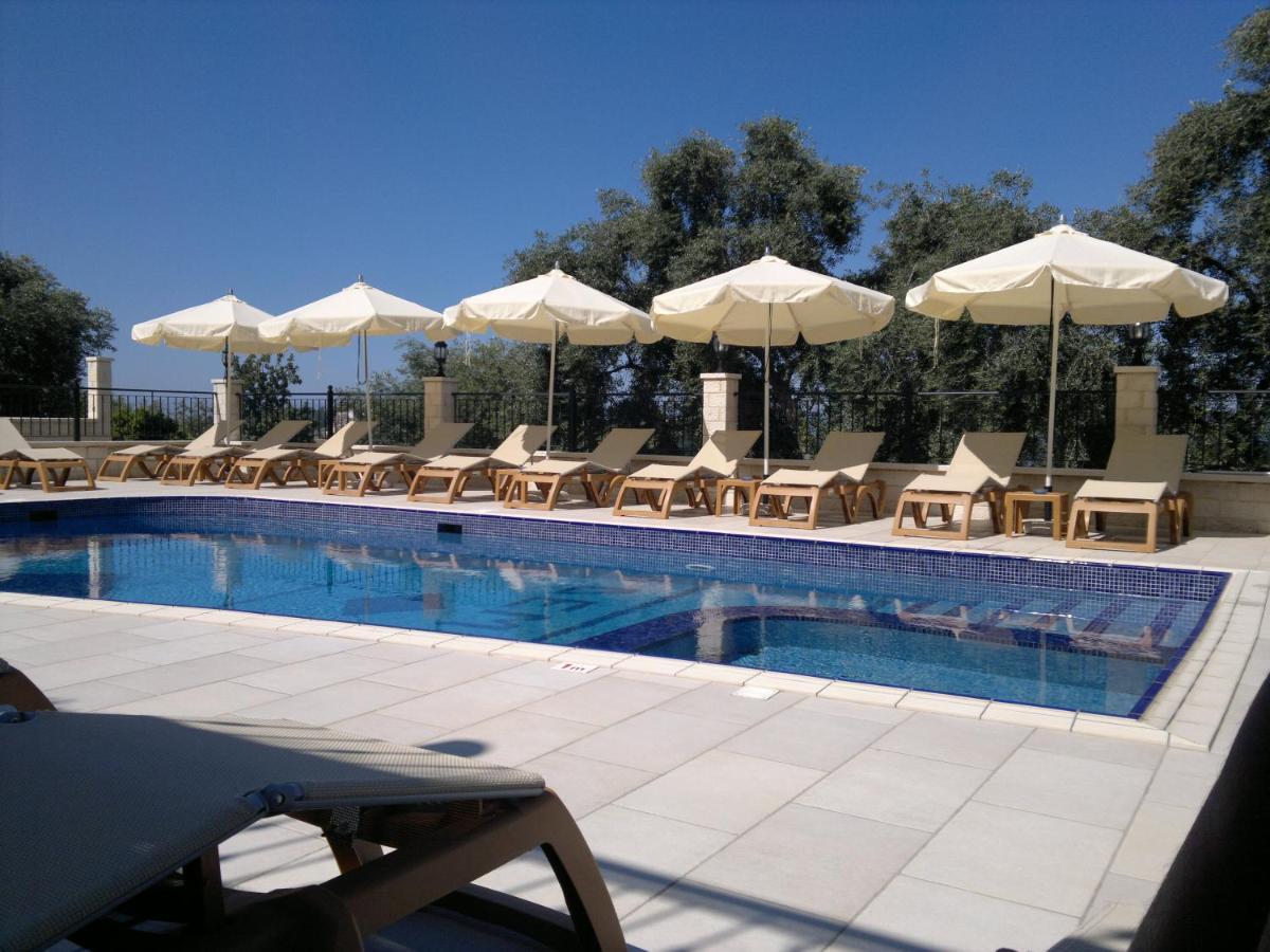 Demiris Hotel Sívota 외부 사진