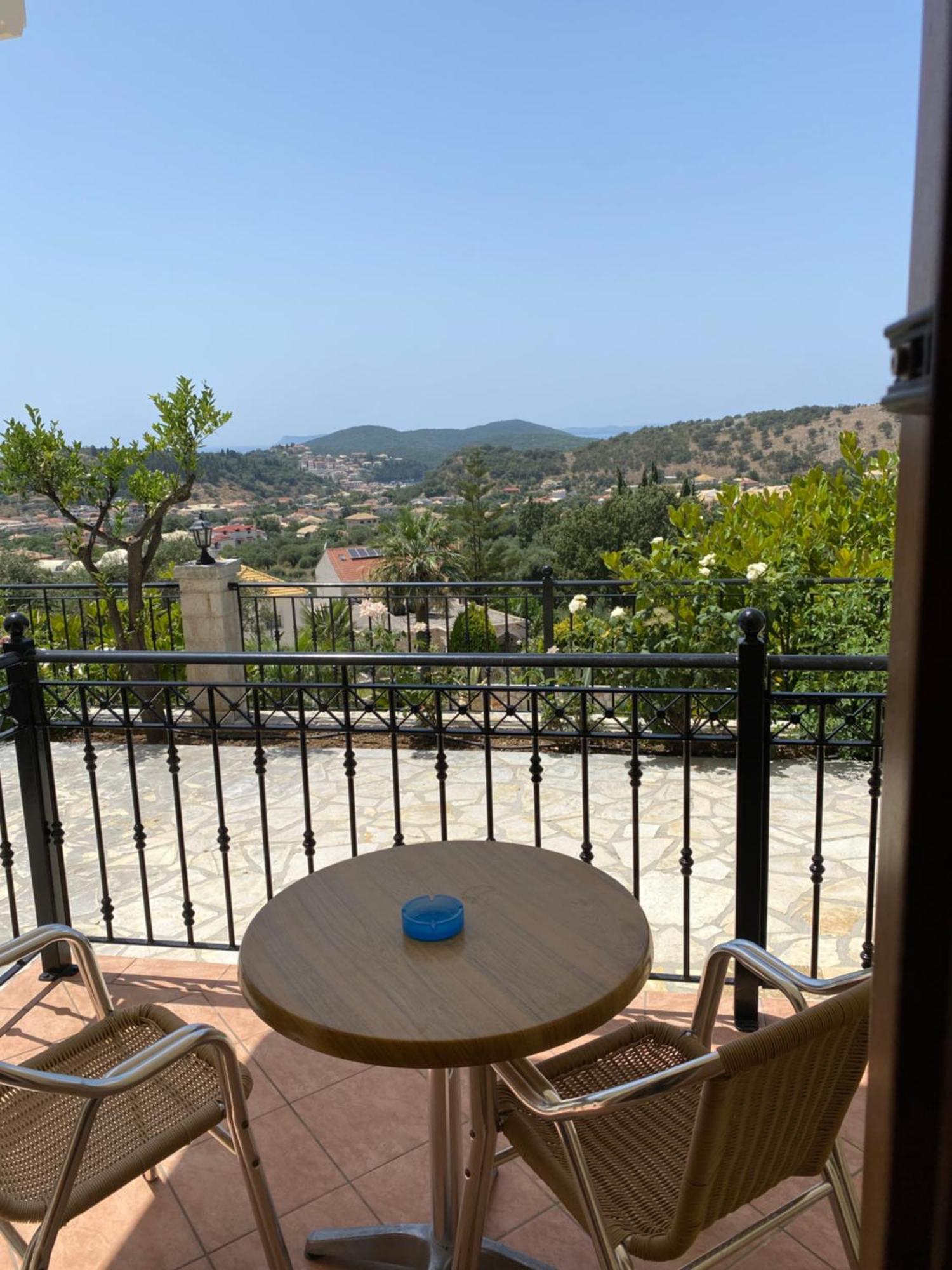 Demiris Hotel Sívota 외부 사진